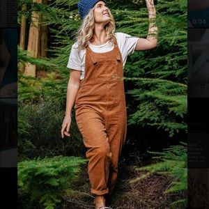Aerie corduroy overalls!